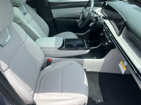 New 2025 Hyundai Tucson Limited image 16