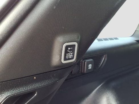 Used 2023 Jeep Grand Cherokee Altitude AWD/4WD image 29