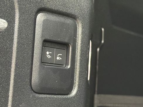 Used 2021 Land Rover Defender 110 S image 5