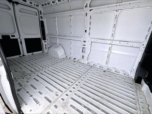 Used 2025 RAM ProMaster 2500 w/ Convenience Group FWD image 17