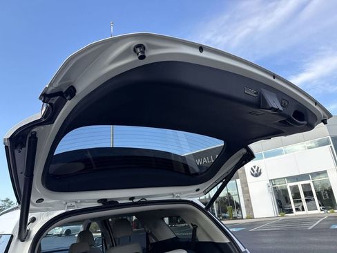 New 2026 Kia Carnival EX FWD image 43