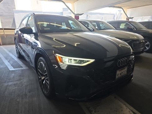 Used 2024 Audi Q8 e-tron Premium Plus w/ Premium Plus Package AWD/4WD image 3
