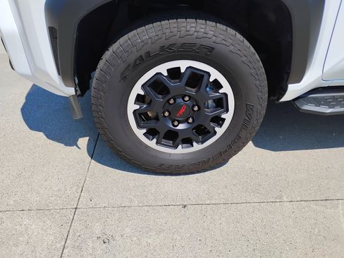 Used 2025 Toyota 4Runner TRD Off-Road AWD/4WD image 30