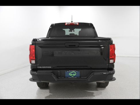 Used 2024 Chevrolet Colorado W/T RWD image 19
