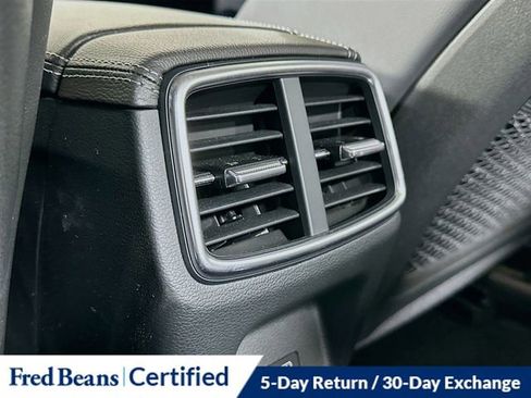 Used 2025 Genesis G70 2.5T image 27