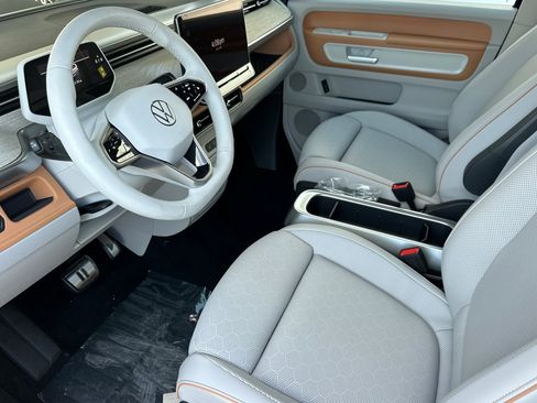 New 2025 Volkswagen ID. Buzz Pro S Plus image 10