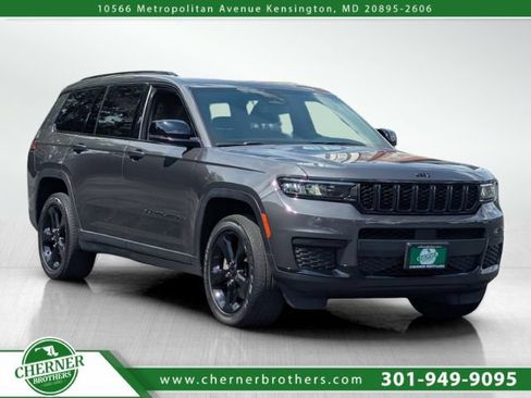 Used 2022 Jeep Grand Cherokee L Laredo AWD/4WD image 1