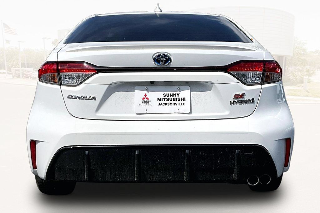 Used 2024 Toyota Corolla SE FWD image 5