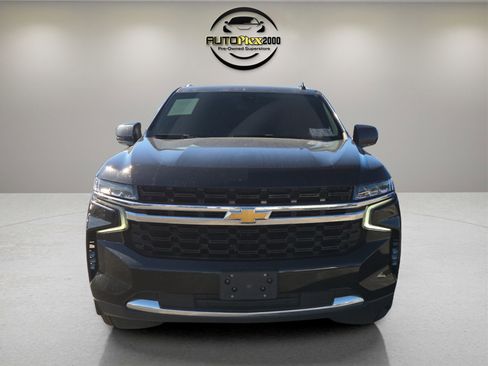 Used 2021 Chevrolet Suburban LS image 2