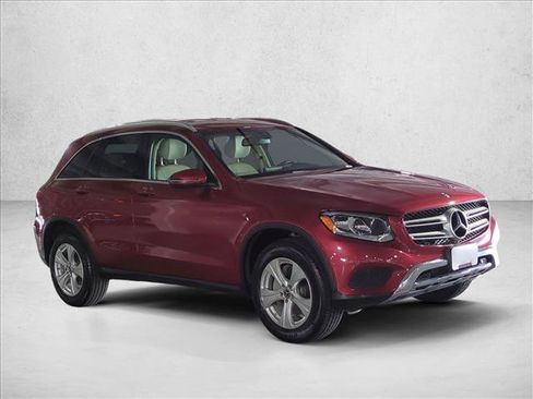 Used 2017 Mercedes-Benz GLC 300 image 3