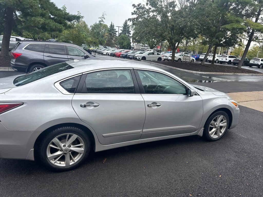 Used 2015 Nissan Altima 2.5 SV FWD image 5