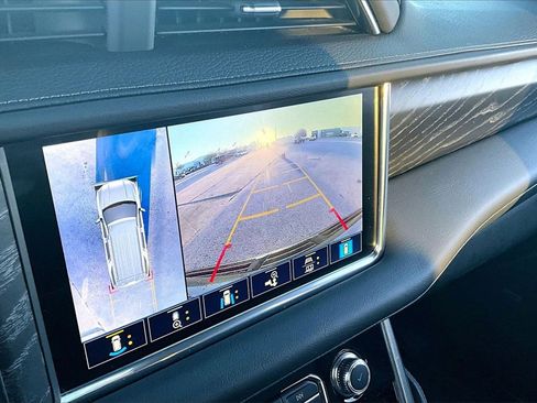 Used 2021 GMC Yukon Denali w/ Denali Premium Package image 23