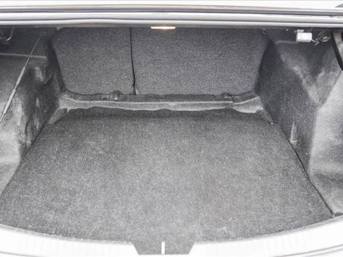 Used 2018 Chevrolet Malibu LT image 24