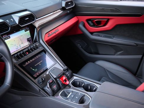 Used 2023 Lamborghini Urus S image 25