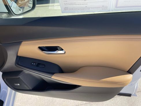 Used 2024 Nissan Sentra SV w/ SV Premium Package image 23