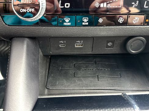 Used 2022 Mitsubishi Outlander SEL Black Edition AWD/4WD image 35