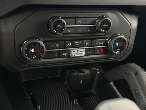 New 2025 Ford Bronco Big Bend w/ Black Diamond Package image 29