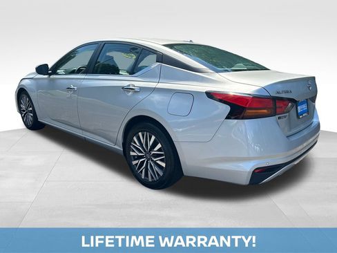 Used 2025 Nissan Altima 2.5 SV FWD image 4