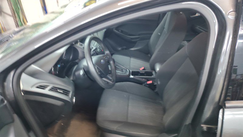 Used 2018 Ford Focus SE FWD image 7