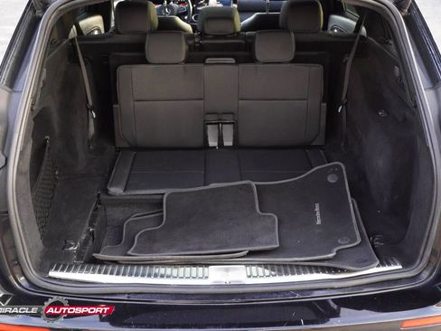 Used 2017 Mercedes-Benz E 400 4MATIC Wagon image 27