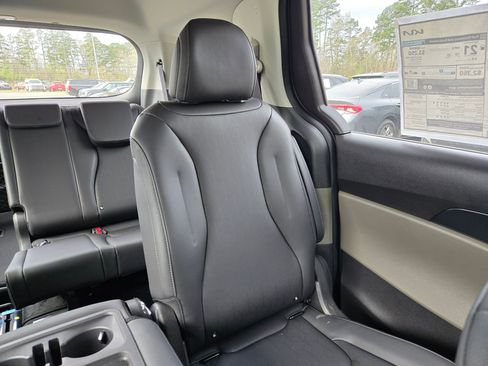 New 2026 Kia Carnival LXS image 14