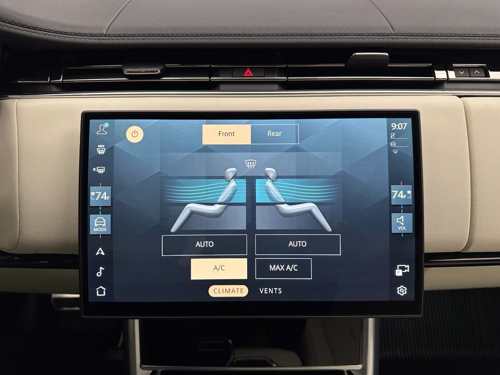 Used 2025 Land Rover Range Rover SE AWD/4WD image 13