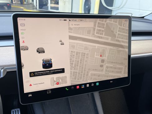 Used 2022 Tesla Model Y Performance AWD/4WD image 3