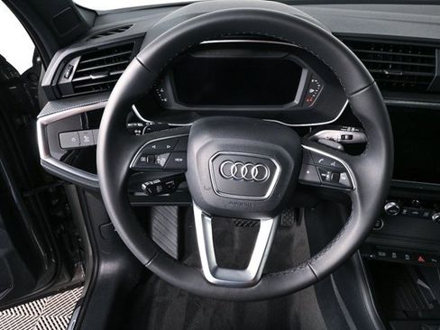 New 2025 Audi Q3 2.0T Premium image 8