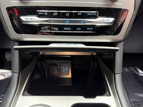 Certified 2022 Ford Explorer XLT image 19