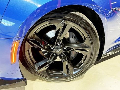 Used 2020 Chevrolet Camaro SS image 2