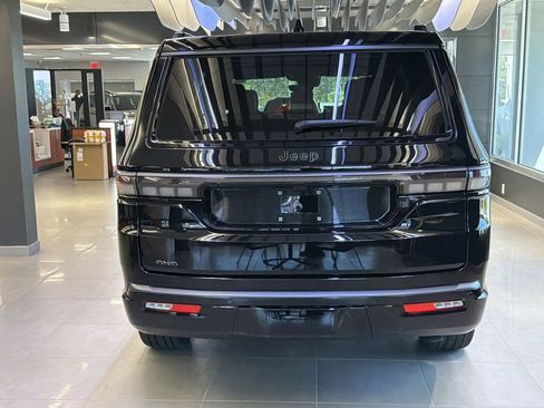 New 2026 Jeep Grand Wagoneer Limited AWD/4WD image 2
