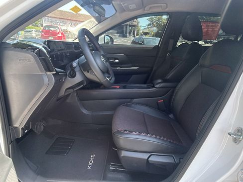 Certified 2025 Nissan Kicks SR AWD/4WD image 28