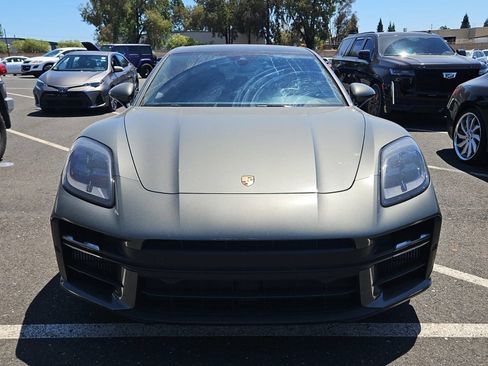 Used 2024 Porsche Panamera RWD image 2