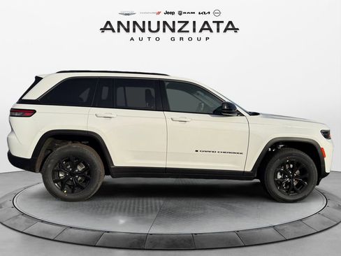 New 2026 Jeep Grand Cherokee Altitude image 6