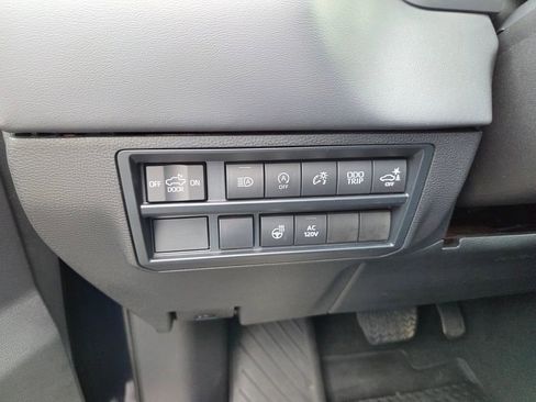 Used 2022 Toyota Tundra Platinum image 29