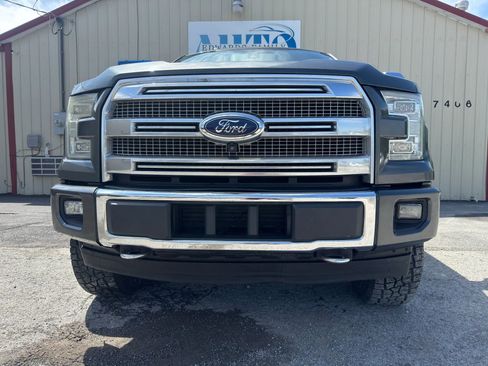 Used 2017 Ford F150 Platinum w/ Equipment Group 701A Luxury AWD/4WD image 4