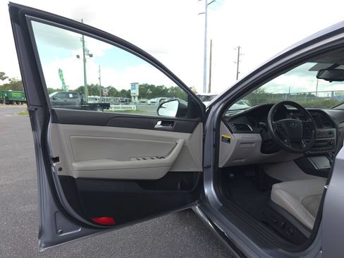 Used 2017 Hyundai Sonata Sport w/ Value Edition Package 02 FWD image 9