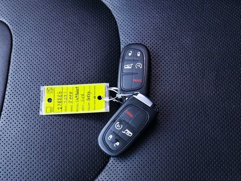 Used 2021 Jeep Cherokee Latitude Lux w/ Comfort/Convenience Group AWD/4WD image 65