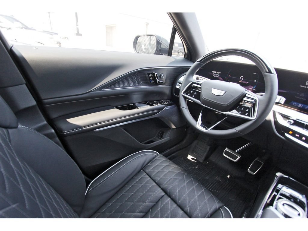 New 2027 Cadillac Lyriq Signature Luxury w/ Nappa Leather Package AWD/4WD image 8