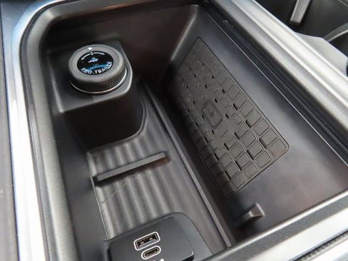 Used 2025 Ford Expedition Tremor image 66