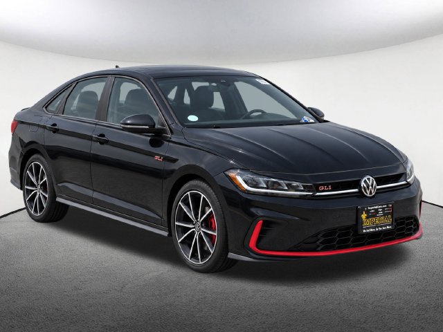 Used 2025 Volkswagen Jetta GLI Autobahn FWD image 2