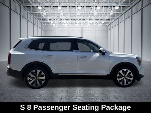 Used 2020 Kia Telluride S w/ S 8 Passenger Seating Package FWD image 2