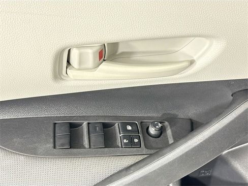 Used 2023 Toyota Corolla LE image 17