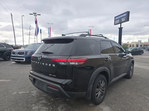 Used 2022 Nissan Pathfinder SV image 5