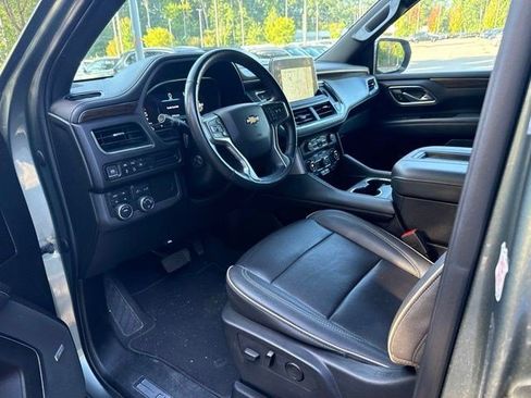 Used 2023 Chevrolet Suburban Premier AWD/4WD image 15