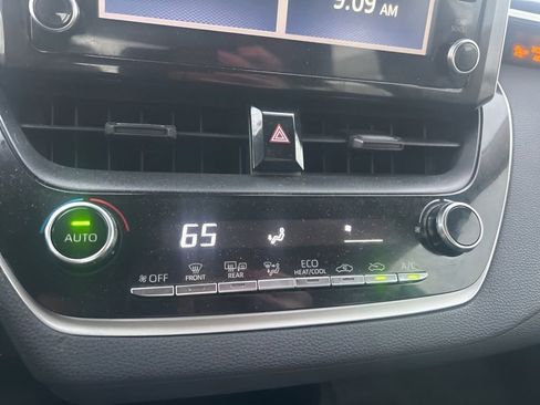 Used 2020 Toyota Corolla LE image 27