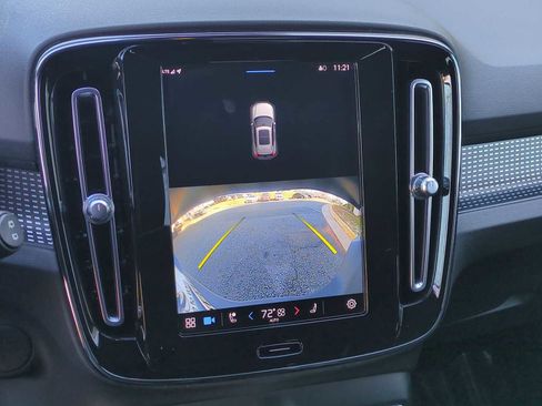 Used 2021 Volvo XC40 P8 Recharge w/ Advanced Package image 29