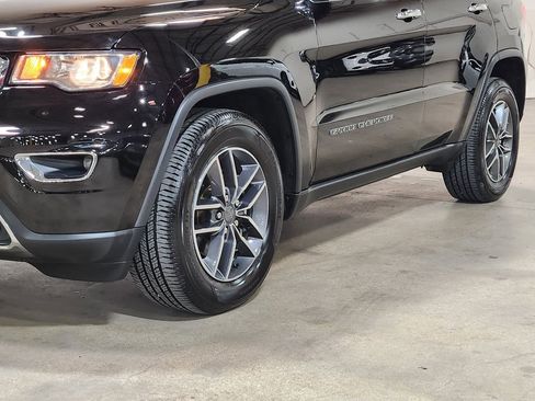 Used 2019 Jeep Grand Cherokee Limited image 17