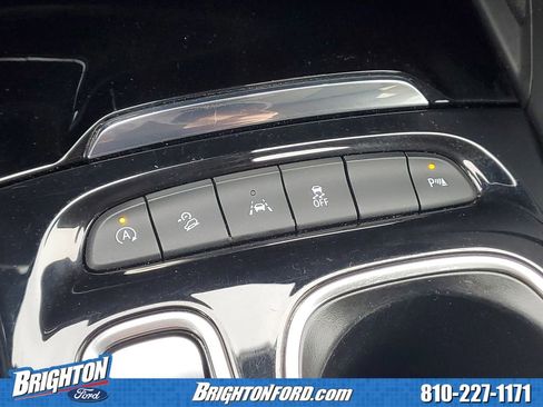 Used 2023 Buick Envision Essence image 27
