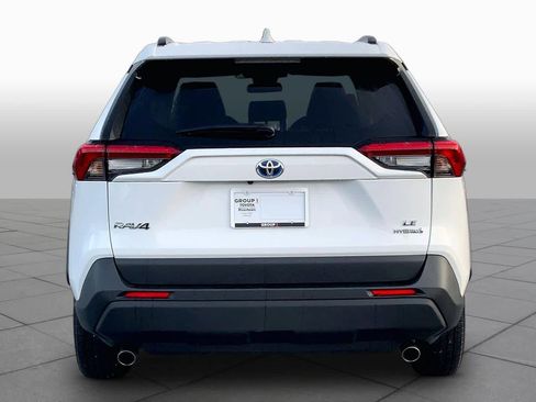 Used 2024 Toyota RAV4 LE AWD/4WD image 5